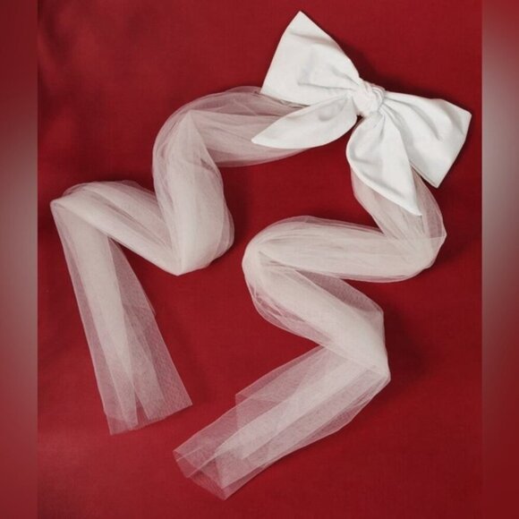 White Bow Veil With Attached Clip ???? New main image 5